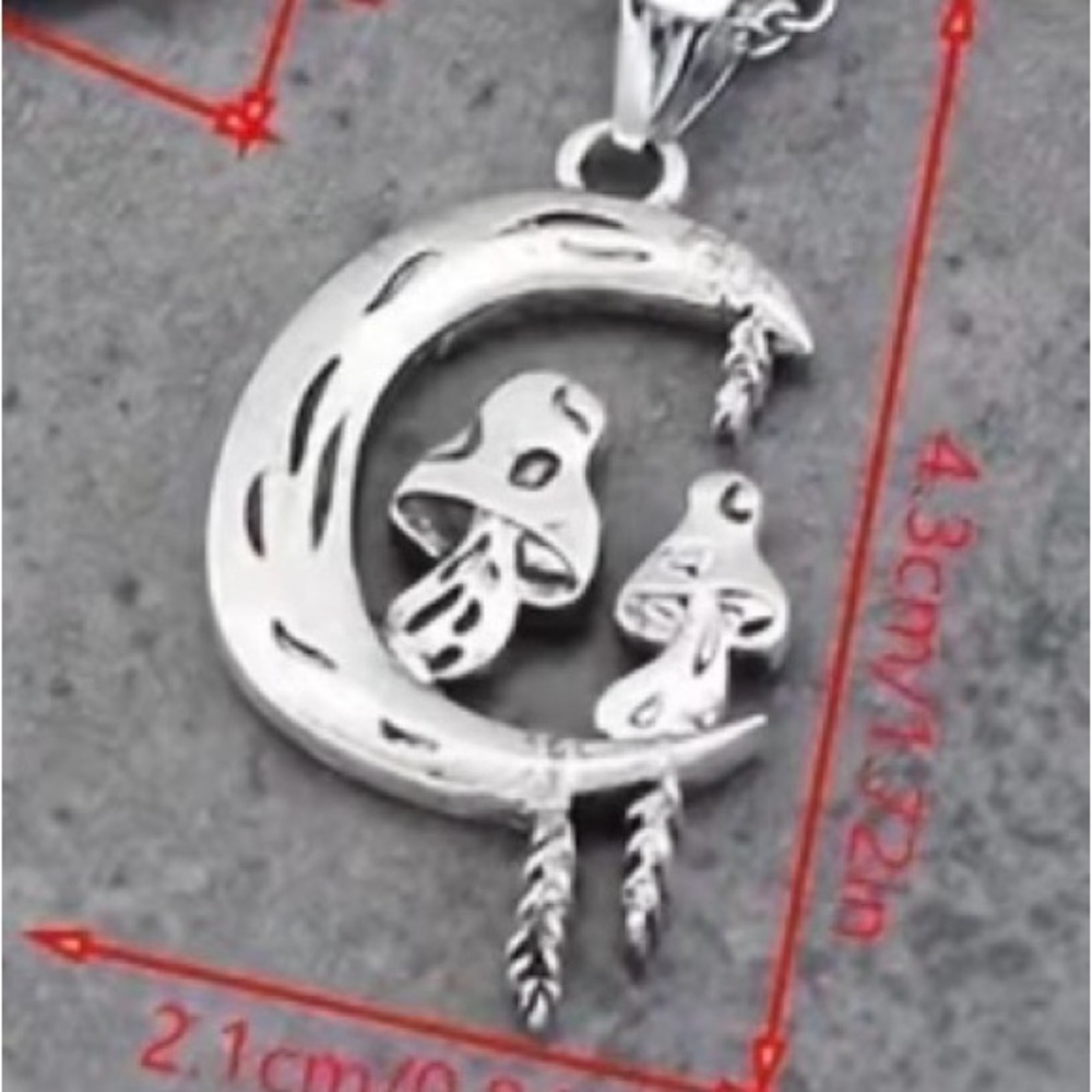 ⭐️ Mushroom Silvertone Pendant Necklace New - Picture 3 of 3